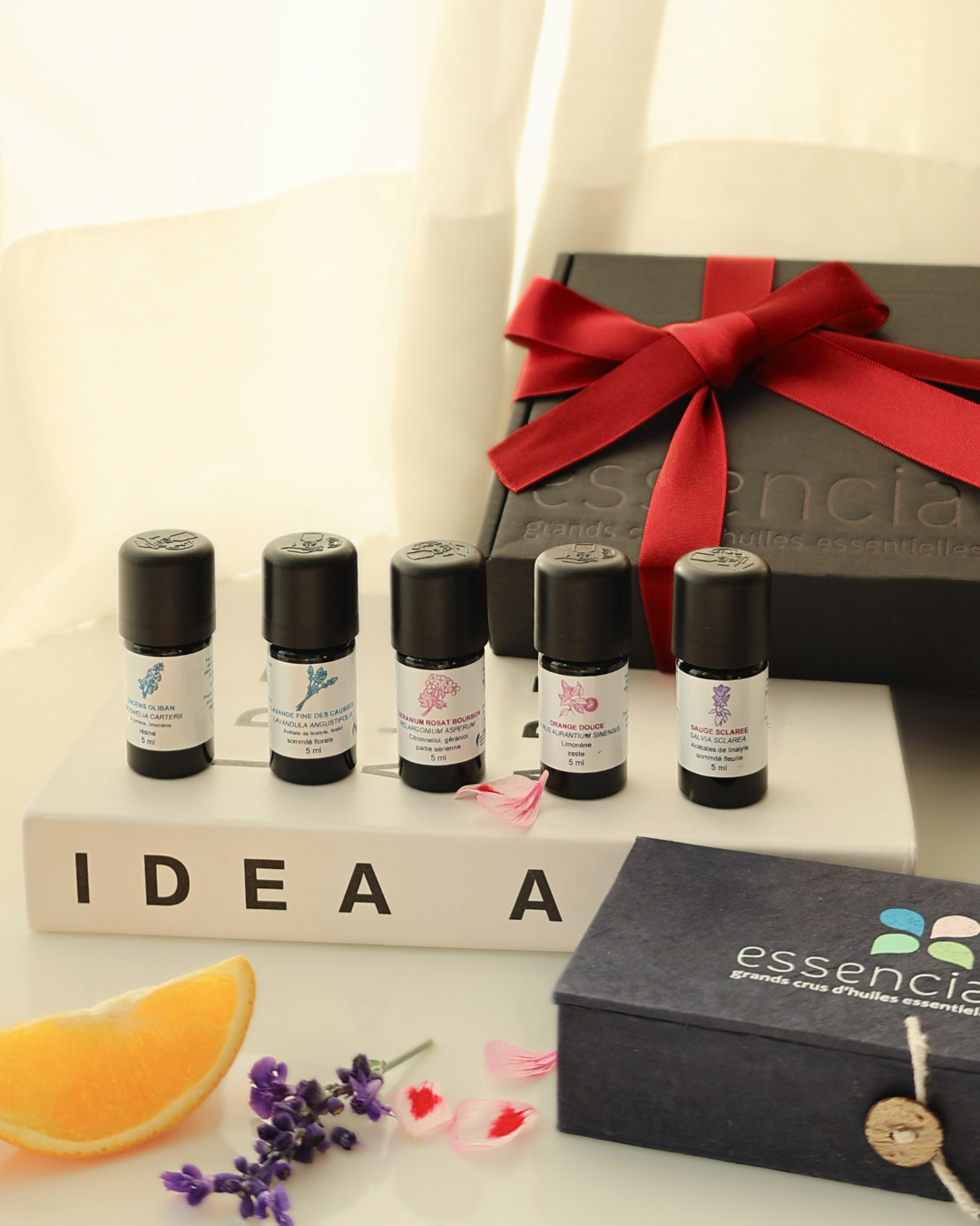 【花園氣息 ‧ 精油5入含木盒 】柔和花果 ‧ 快樂鼠尾草 ‧ 日常陪伴